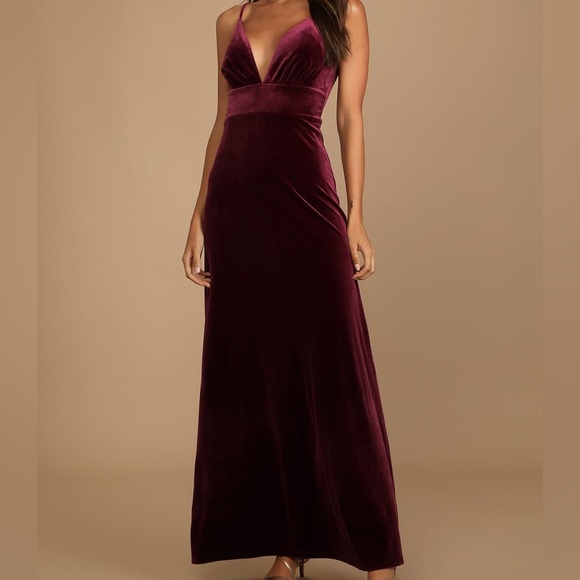 NWT Lulus Burgundy Velvet Dress - Picture 1 of 5